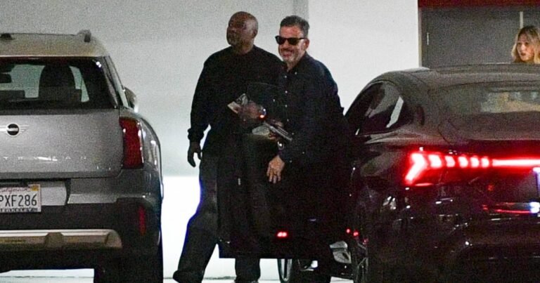 Jimmy Kimmel Seen for 1st Time After ABC Suspends Jimmy Kimmel Live