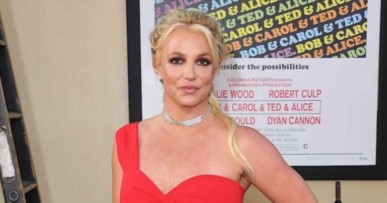 Britney Spears Posts for 1st Time Amid Restaurant Drama