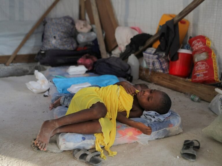 Hundreds displaced, medical services suspended amid gang violence in Haiti | Conflict News