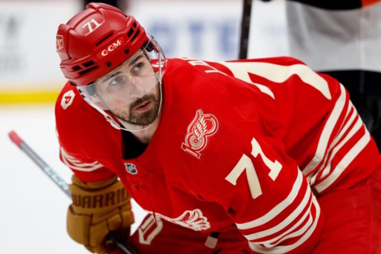 Dylan Larkin Wants to Go to Three Teams