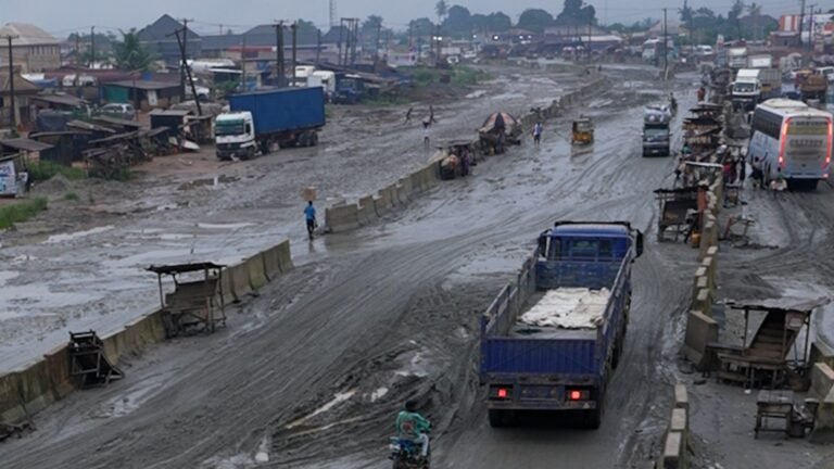 People stranded for days on dilapidated Nigerian highway | Infrastructure