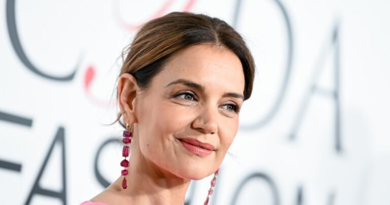 Katie Holmes’ Cool-Girl Trench Coat Style Is on Sale on Amazon